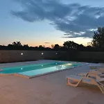 Prázdninový dům With Outdoor Swimming Pool 183