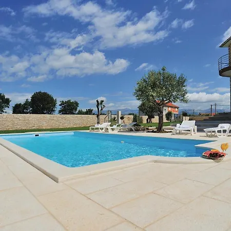 With Outdoor Swimming Pool 183 بيت للعطل
