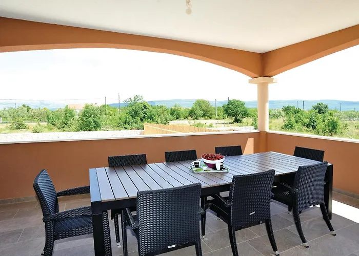 With Outdoor Swimming Pool 183 Pridraga