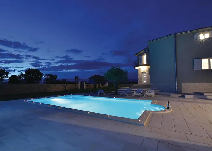 With Outdoor Swimming Pool 183 Pridraga