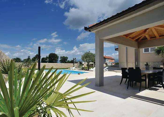 別荘 With Outdoor Swimming Pool 183 Pridraga
