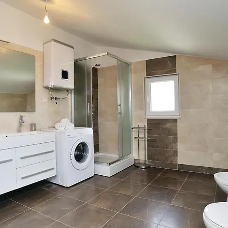 Beautiful Home In Pridraga With Kitchen