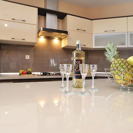 Holiday home Beautiful Home In Pridraga With Kitchen *