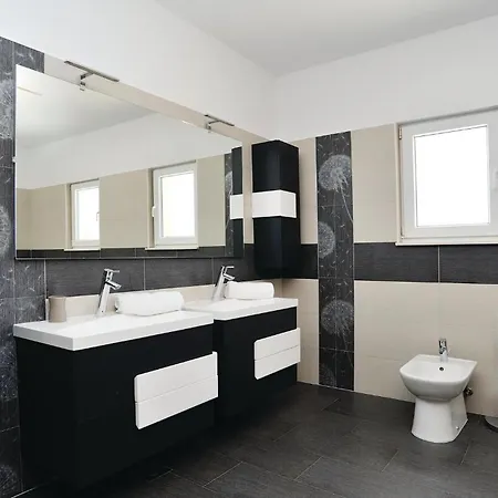Holiday home Beautiful Home In Pridraga With Kitchen Pridraga