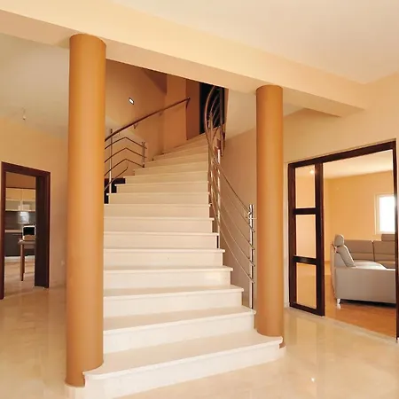 Beautiful Home In Pridraga With Kitchen Holiday home *